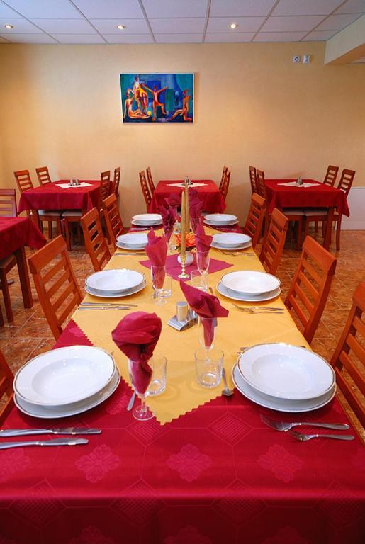 Privat Monika Hotel Liptovsky Mikulas Luaran gambar